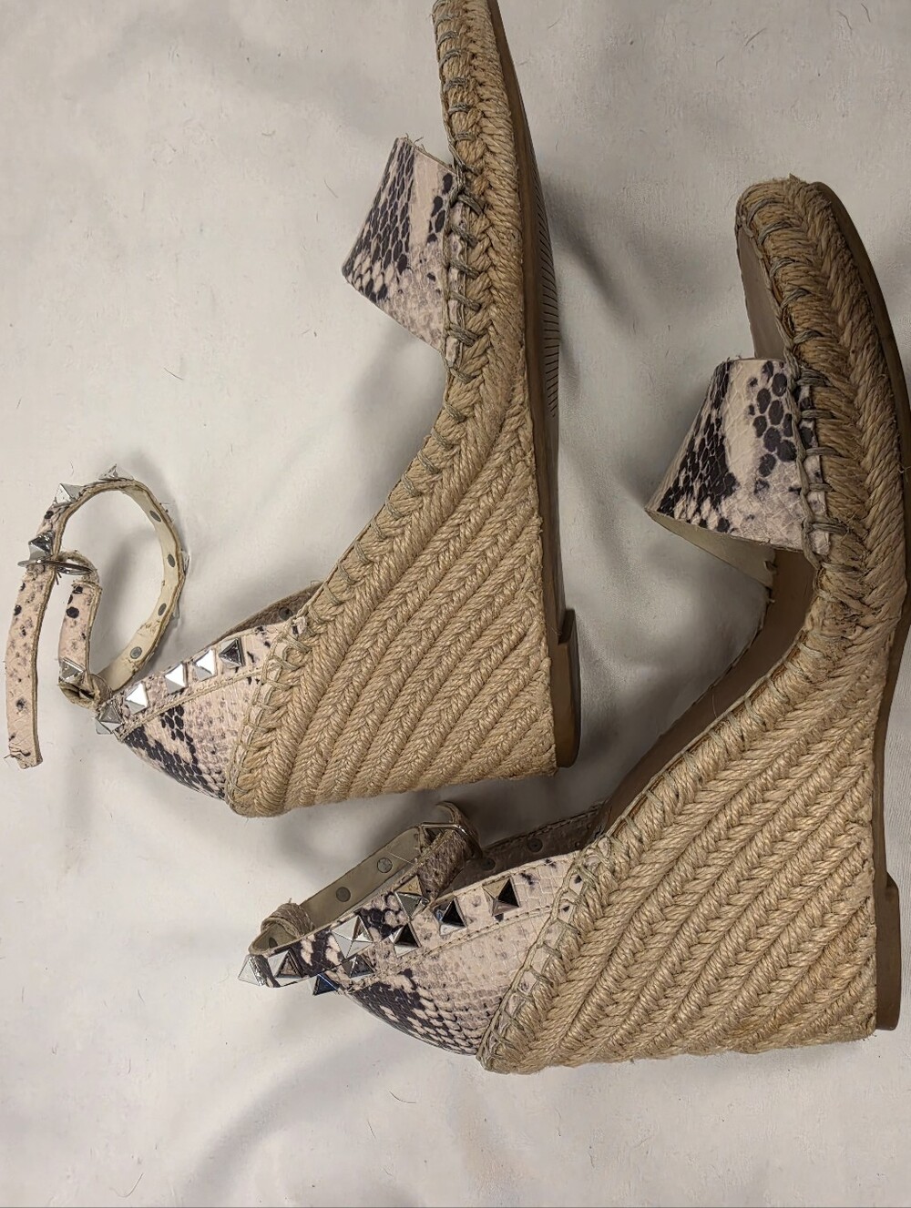 Steve Madden Mckenna Snakeskin Studded Espadrille Wedges Size 7M - Picture 7 of 9
